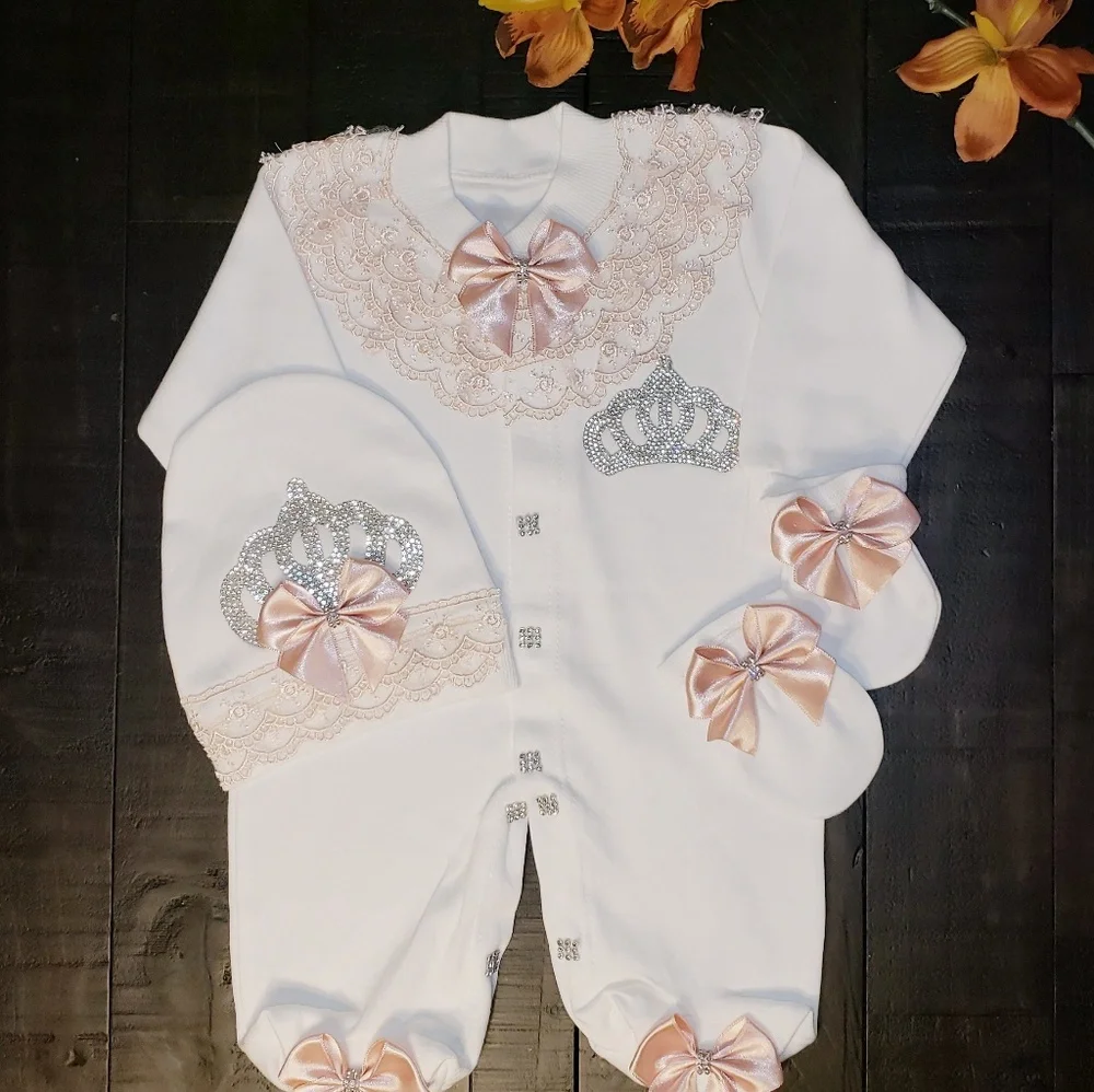 Peach lace and jewels baby set‎